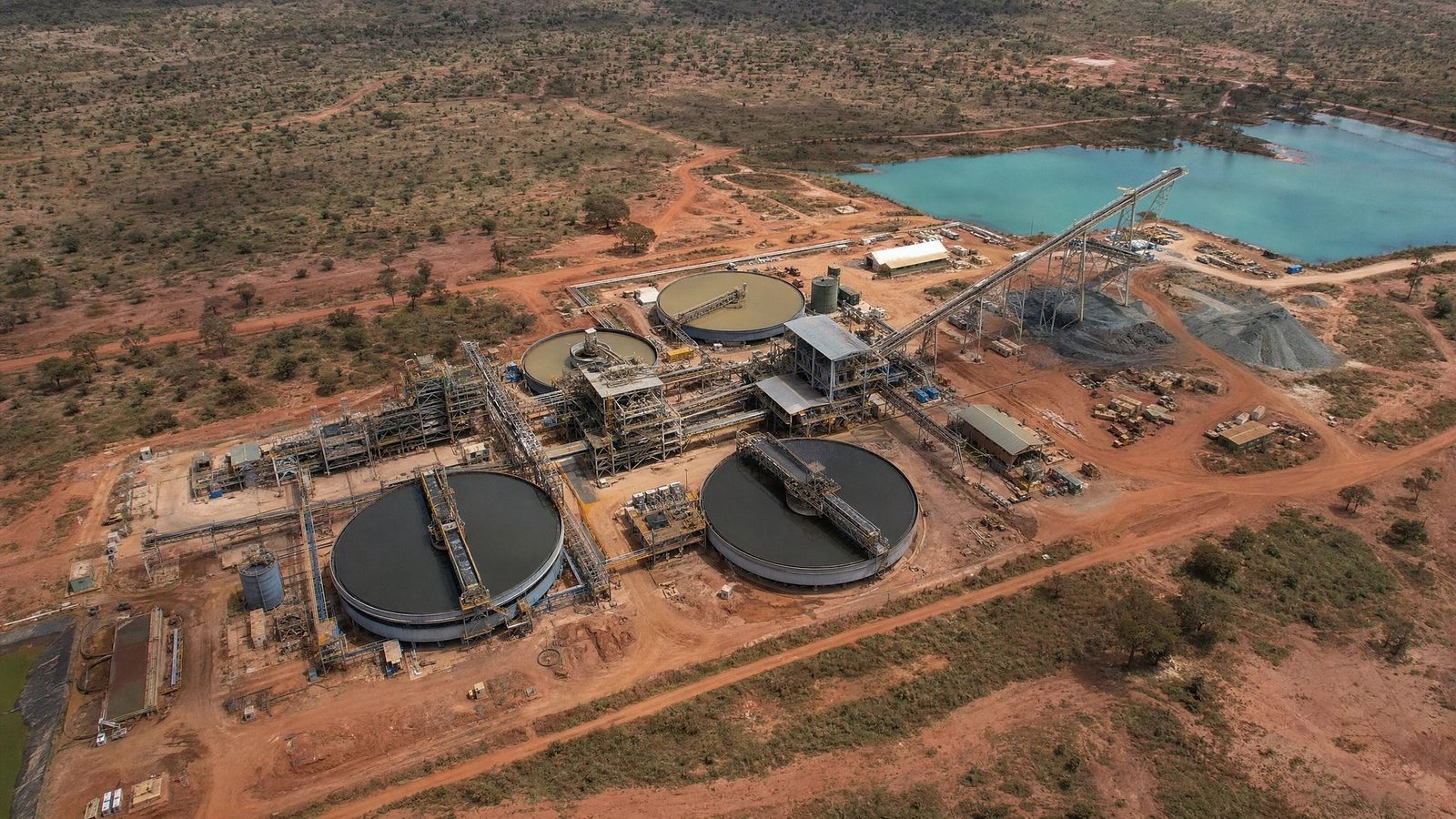 Gold processing plant with ponds